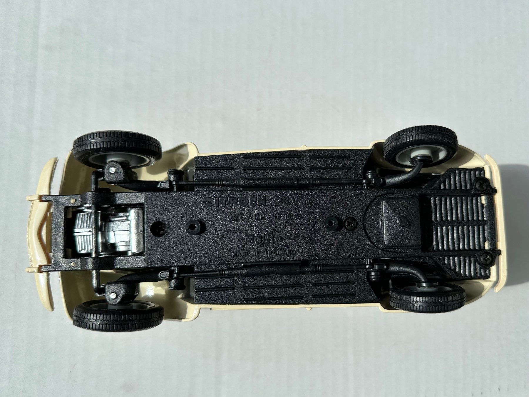 Citroën Modellini d'auto: Citröen 2CV Modell, Döschwo  1:18 – Usato da Adligenswil venduto da e17s15 3