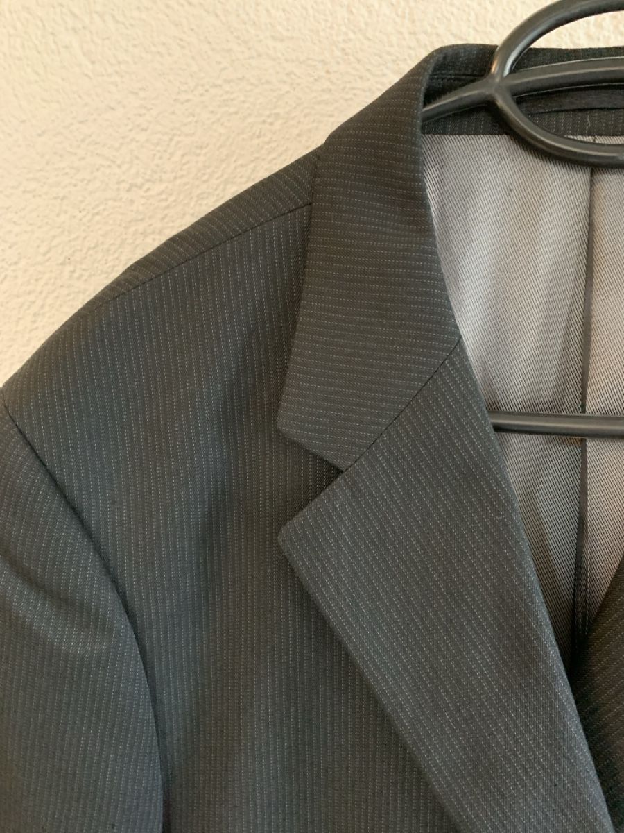 Completi: Herren Anzug VanHeusen Studio 42R Schwarz Gestreift – Usato da Mörigen venduto da Andriboy 1
