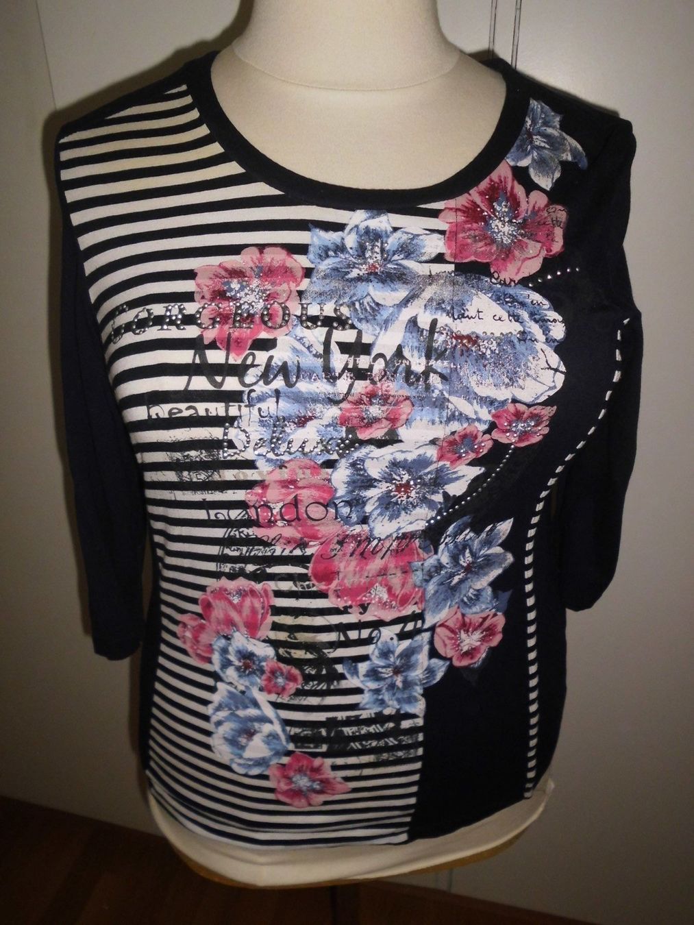 T-Shirts: T-shirt bleu marine T. M – Gebraucht aus Marin-Epagnier von Madja