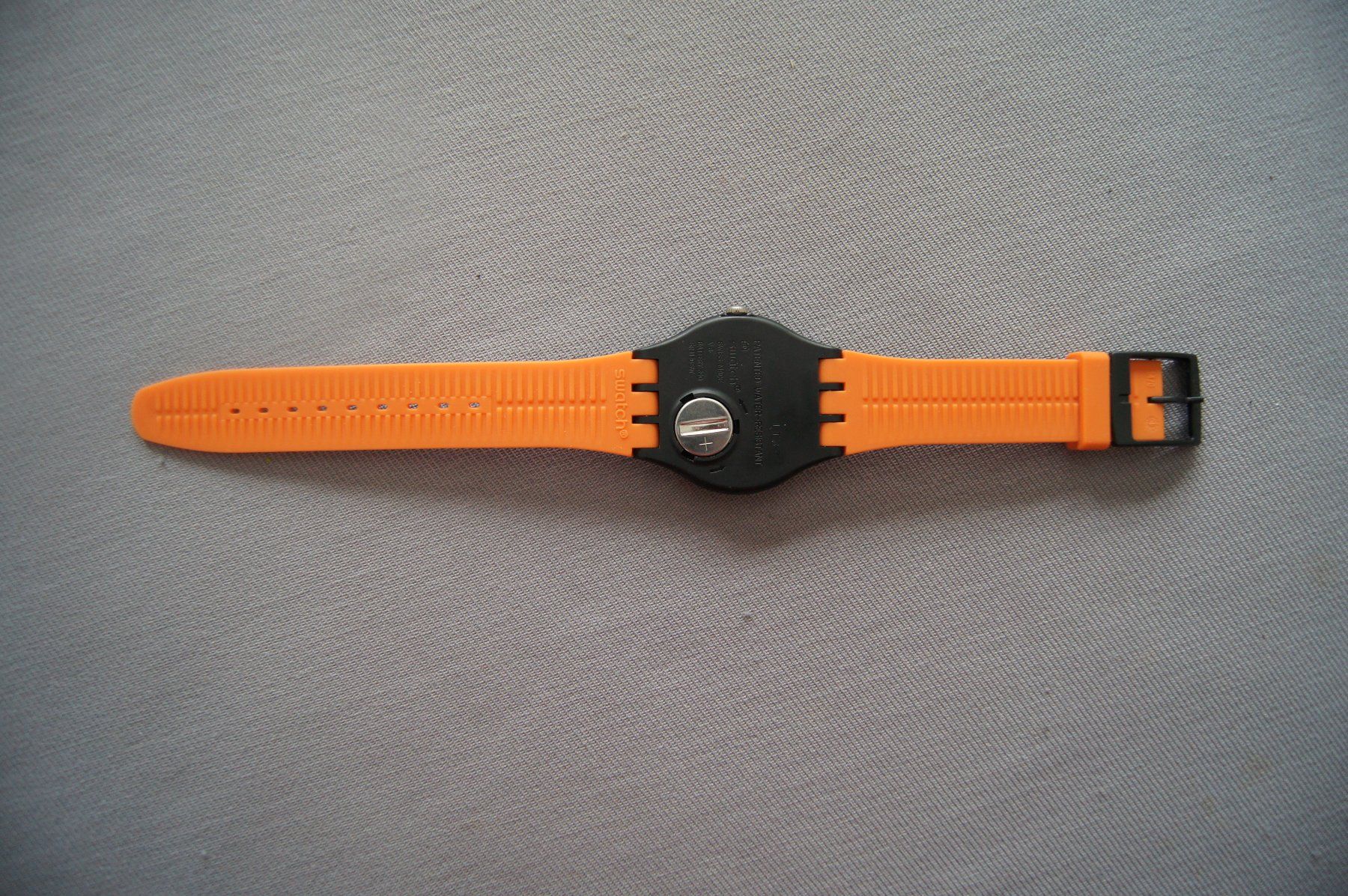 Swatch Orologi: Swatch IT37 in Original-Box mit Datum (Englisch) & Tag – Usato da Geroldswil venduto da ARTEFACTO 3