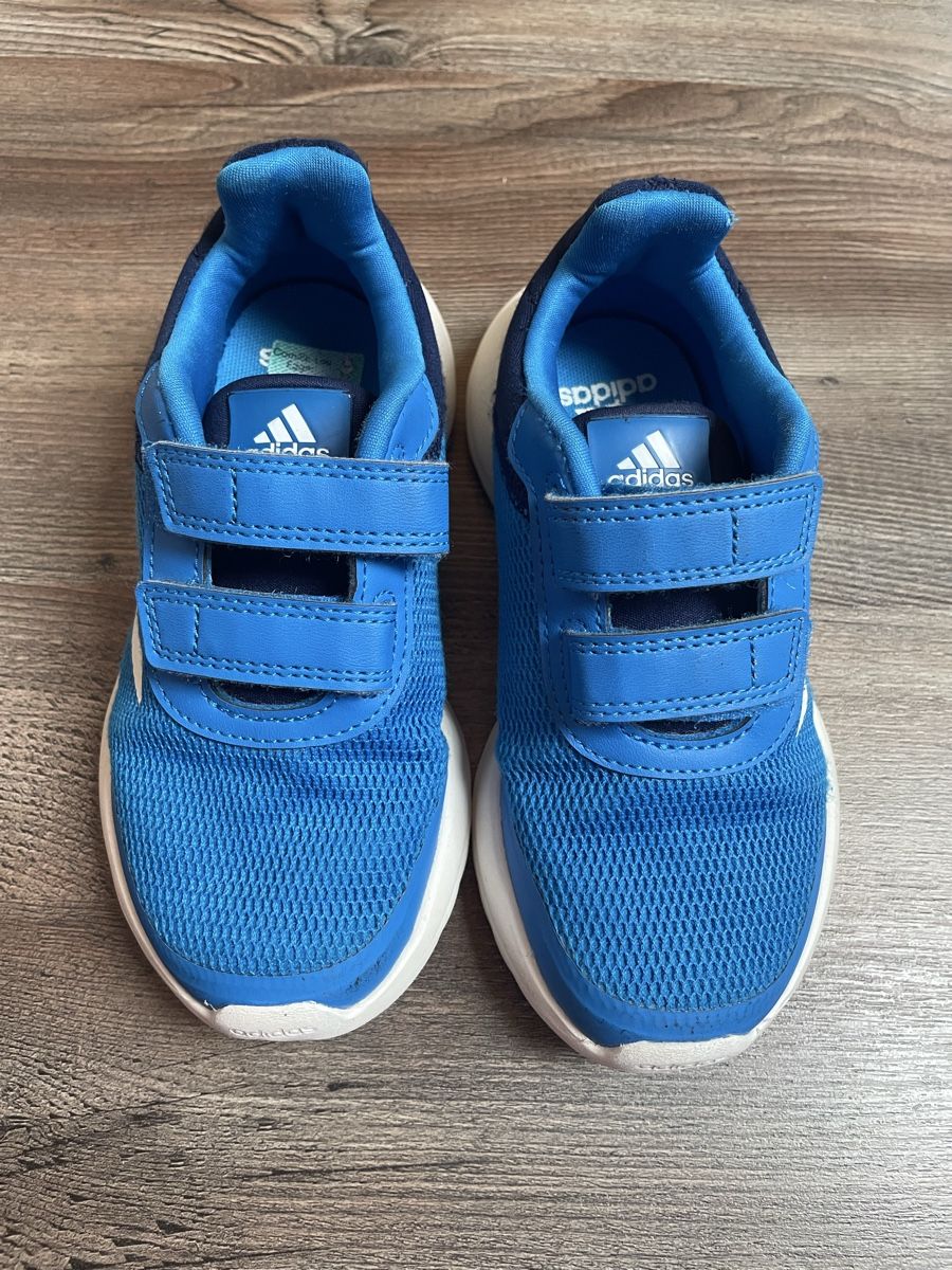 Adidas Scarpe per ragazzi: adidas sneakers 29 – Usato da Nänikon venduto da broug