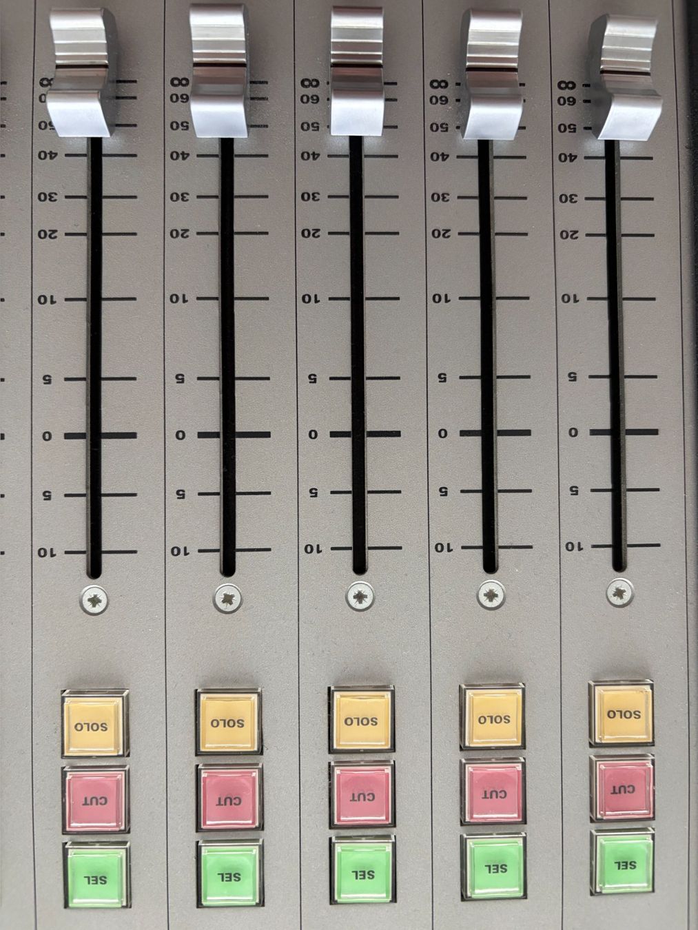 Platines de mixage: Focusrite Control 2802 Analog Summing Mixer, Bus Comp ++ – D'occasion à Horw par Scopejazz 3