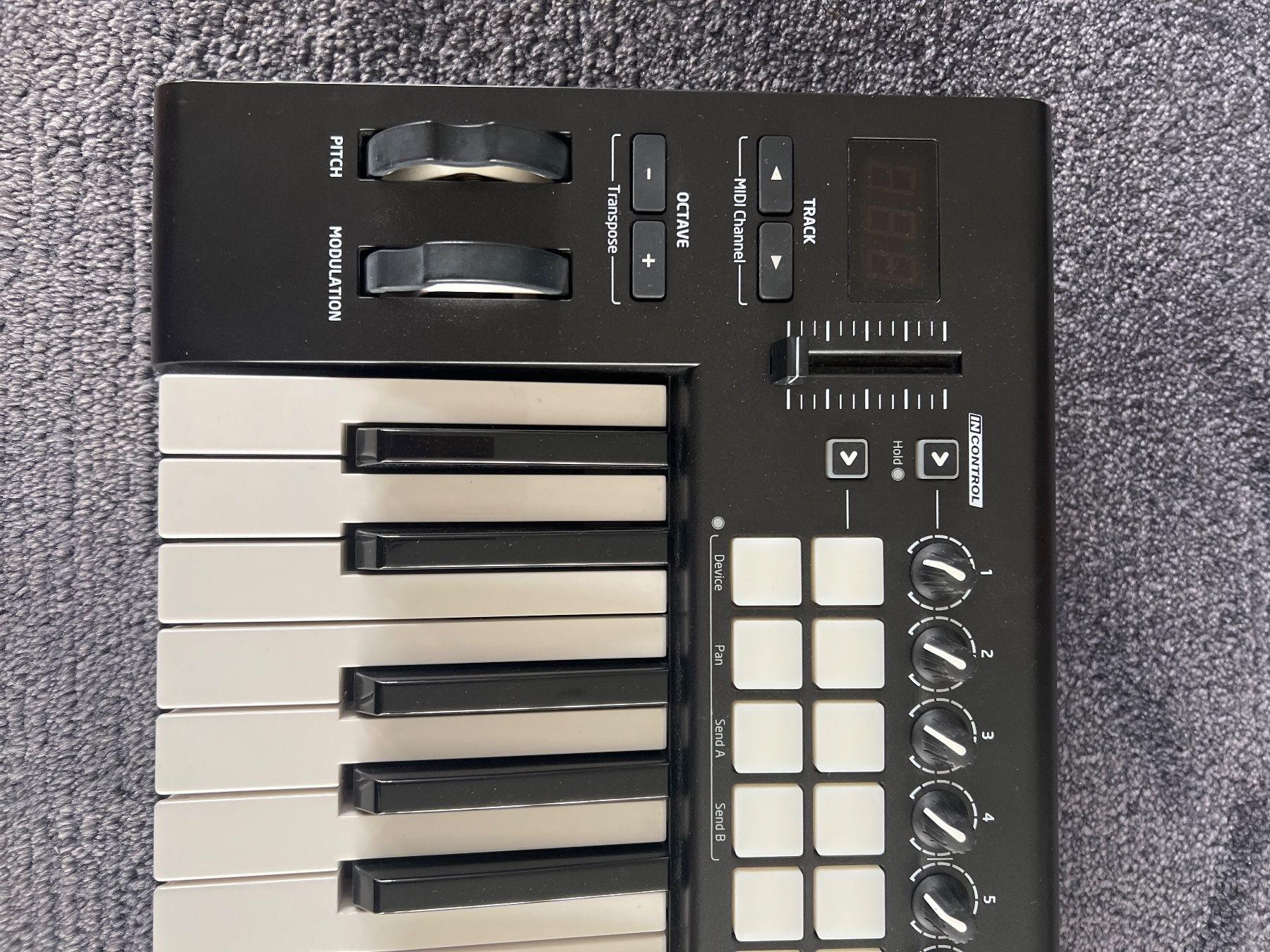 Novation Strumenti musicali: Novation Launchkey 25 Midi Controller (inkl. Kabel) – Usato da Uzwil venduto da EliasSchmidt 3