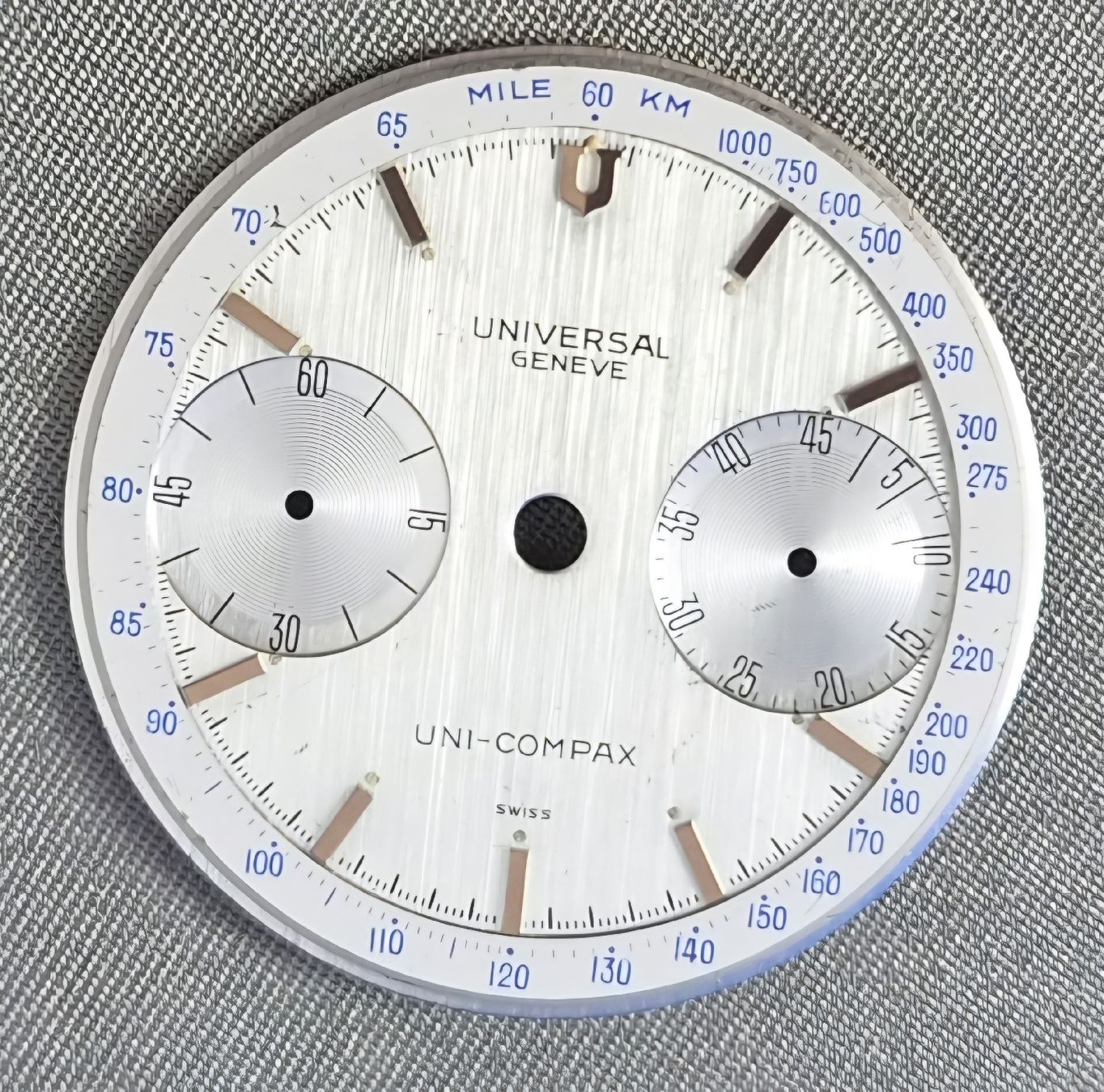 Universal Genève Orologi: Cadran Universal Genève UNI-COMPAX – Nuovo (secondo la descrizione) da Farvagny-le-Grand venduto da CollectibleWatches