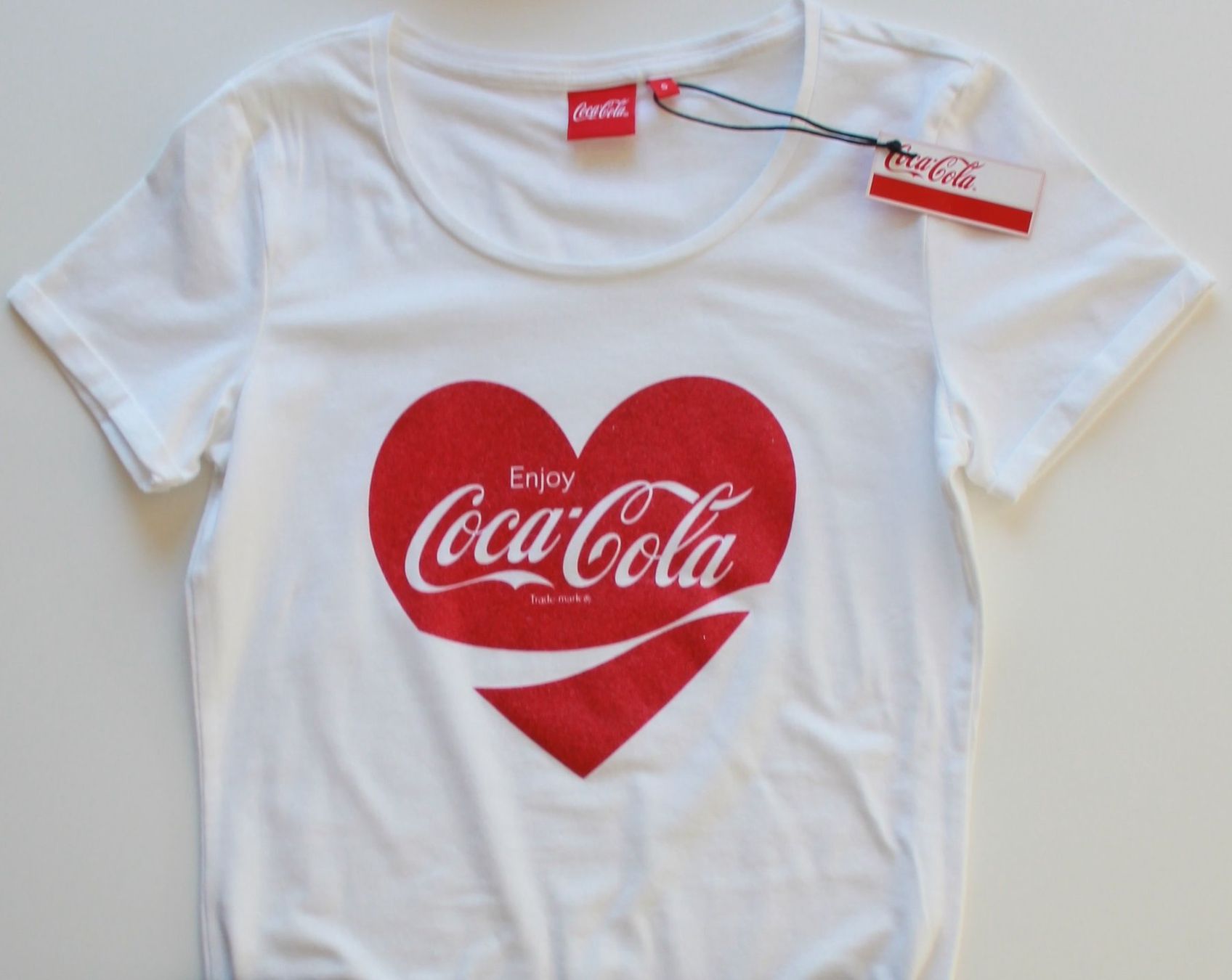 Coca-Cola Kleiderpakete: Ensemble ,, Coca Cola ,, t. S     NEU! – Neu und originalverpackt aus Peseux von Gilloss 2