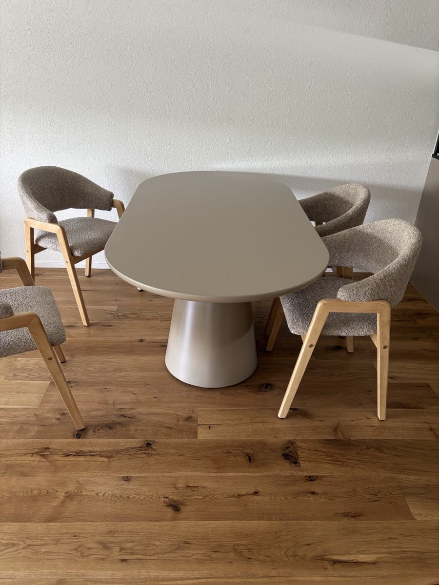 Set de table et chaises: Esstisch-Set mit 4 Stühlen – D'occasion à St. Gallen par ass_5mtp