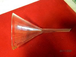 Glastrichter, mundgeblasen, Museumsstück