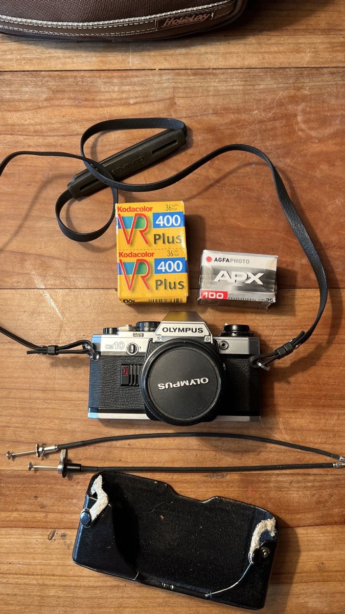 Olympus Fotocamera: Olympos OM10 mit div. Zubehör 4 x Objektive – Usato da Vilters venduto da kid_calypso