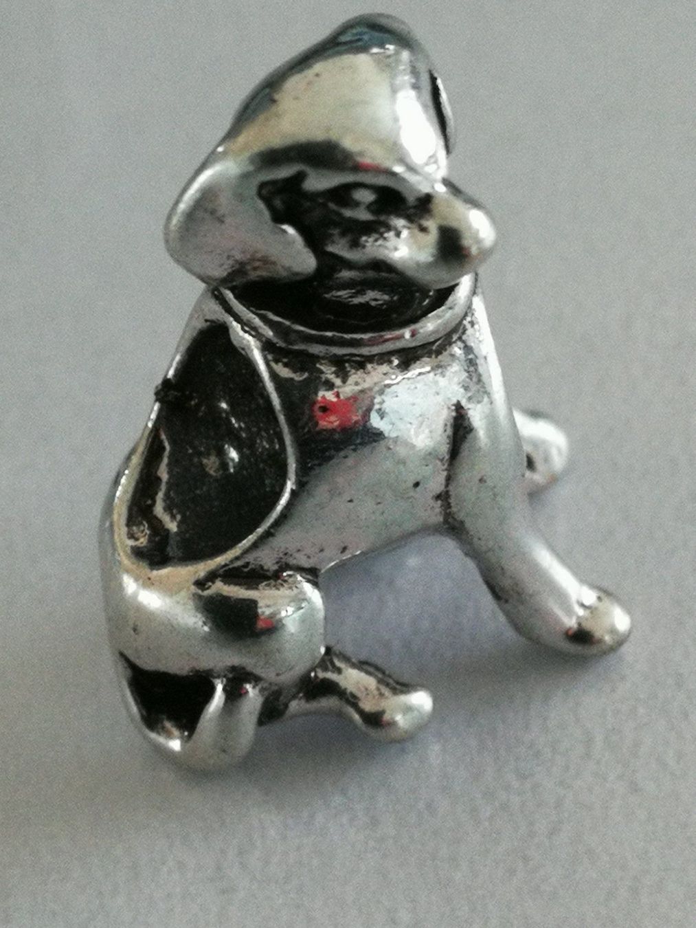 Perle (finte): Metallperle Hund mit mind. 4mm Loch – Nuovo (secondo la descrizione) da Alpnachstad venduto da perlengaby
