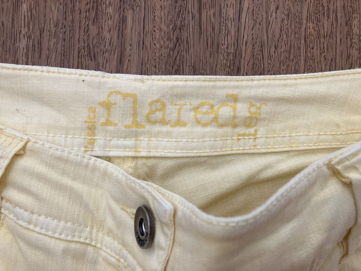 Jeans: Jeans Damen Grösse 38 hellgelb Schlaghosen – Usato da Ruggell venduto da VegasGirl 1
