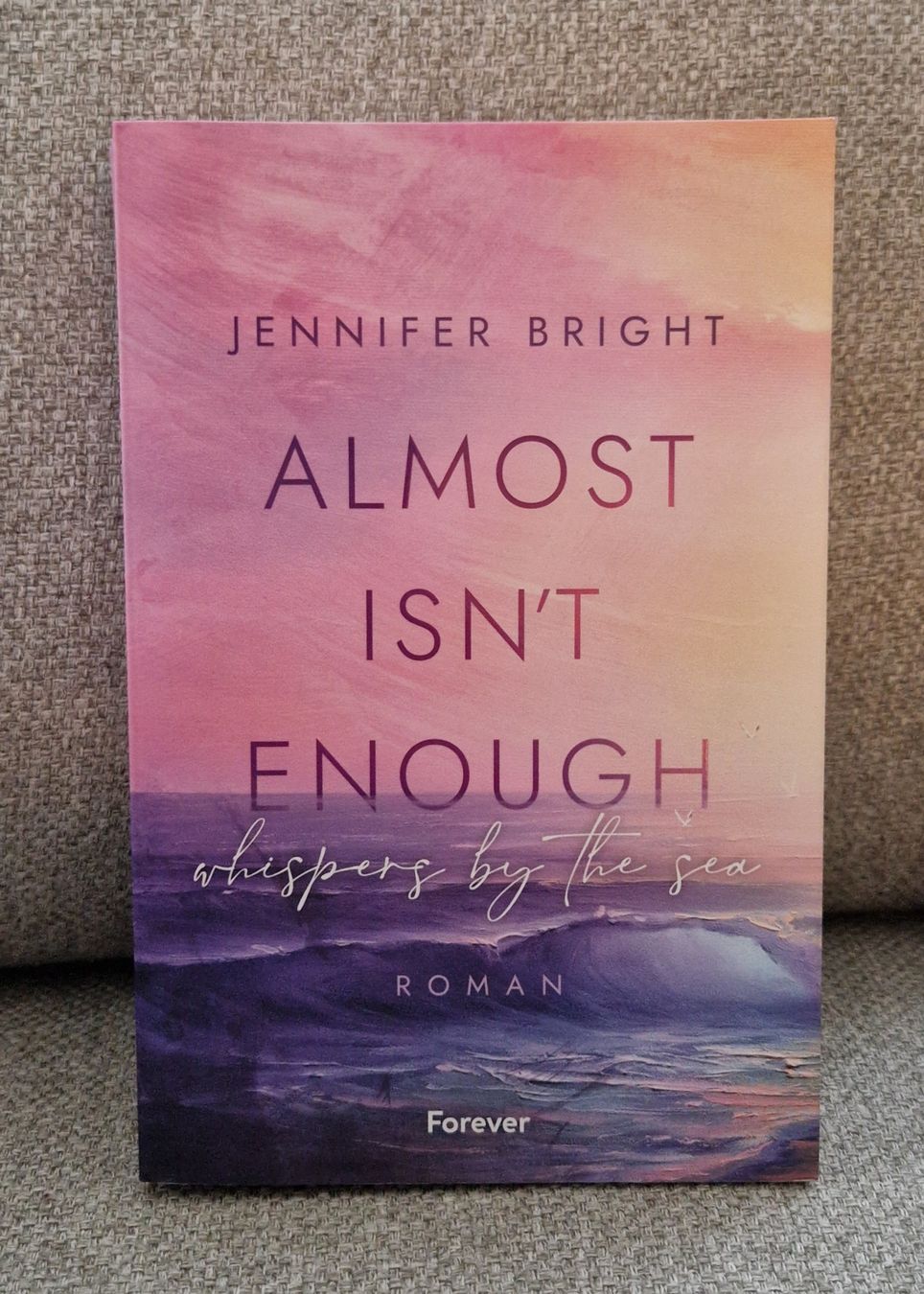 Libri: Almost isn't enough - Mit Farbschnitt + Charakterkarte – Nuovo (secondo la descrizione) da thalwil venduto da ChiaraKix