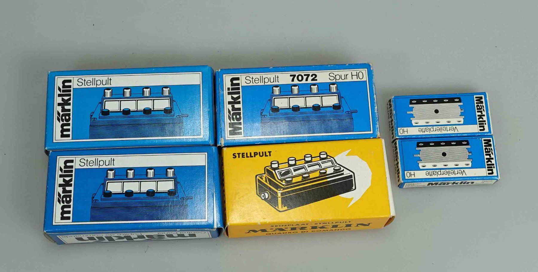 Märklin Modellini di ferrovie: Märklin 4 Schaltpulte und 2 Verteilerplatten – Usato da Niederglatt ZH venduto da bego8172