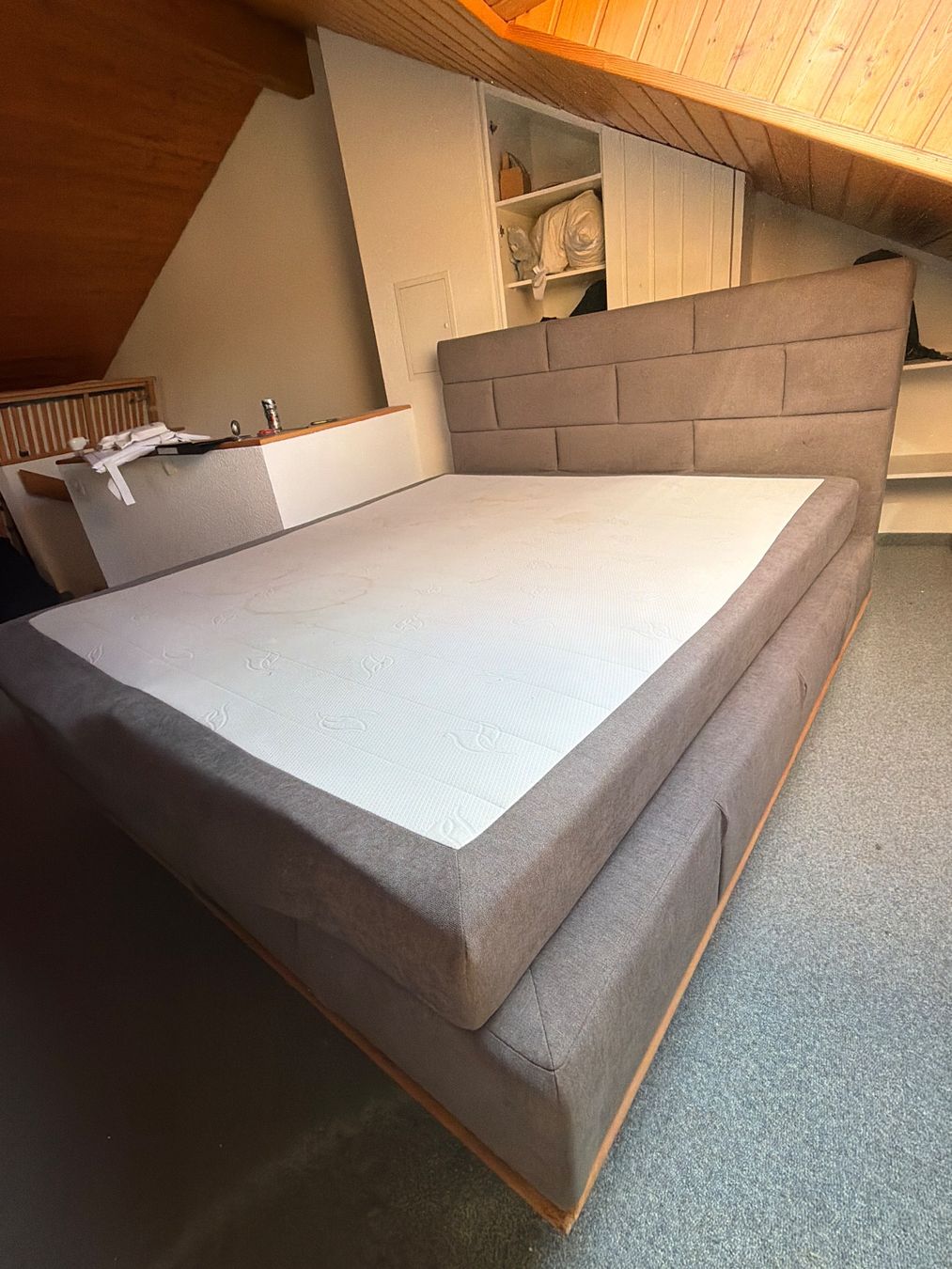 Betten: Boxspringbett gepolstert grau gebraucht – Gebraucht aus Wohlen AG von eduard.jung 2