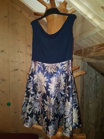 Schönes festliches Kleid, Grösse 44