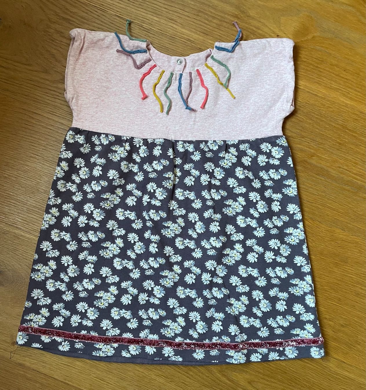 Vestiti & Gonne: Kleid Mädchen Grösse 92 Wil – Usato da Teufenthal AG venduto da sleeepless1987