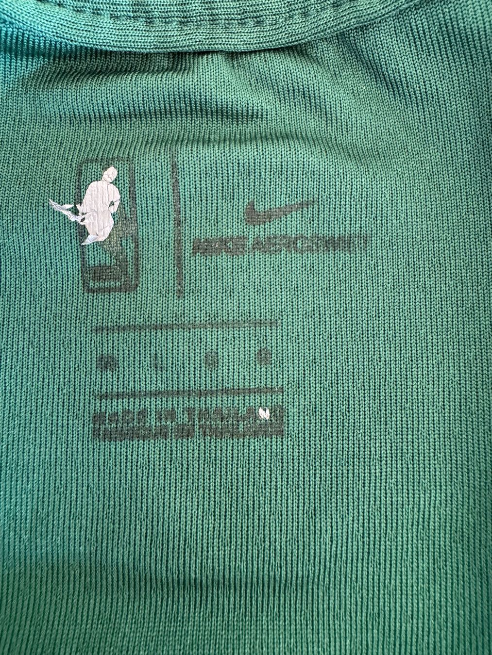 Nike Canottiere & Pantaloni: Maillot basket NBA – Nuovo (secondo la descrizione) da Perly-Certoux venduto da jess1311 3