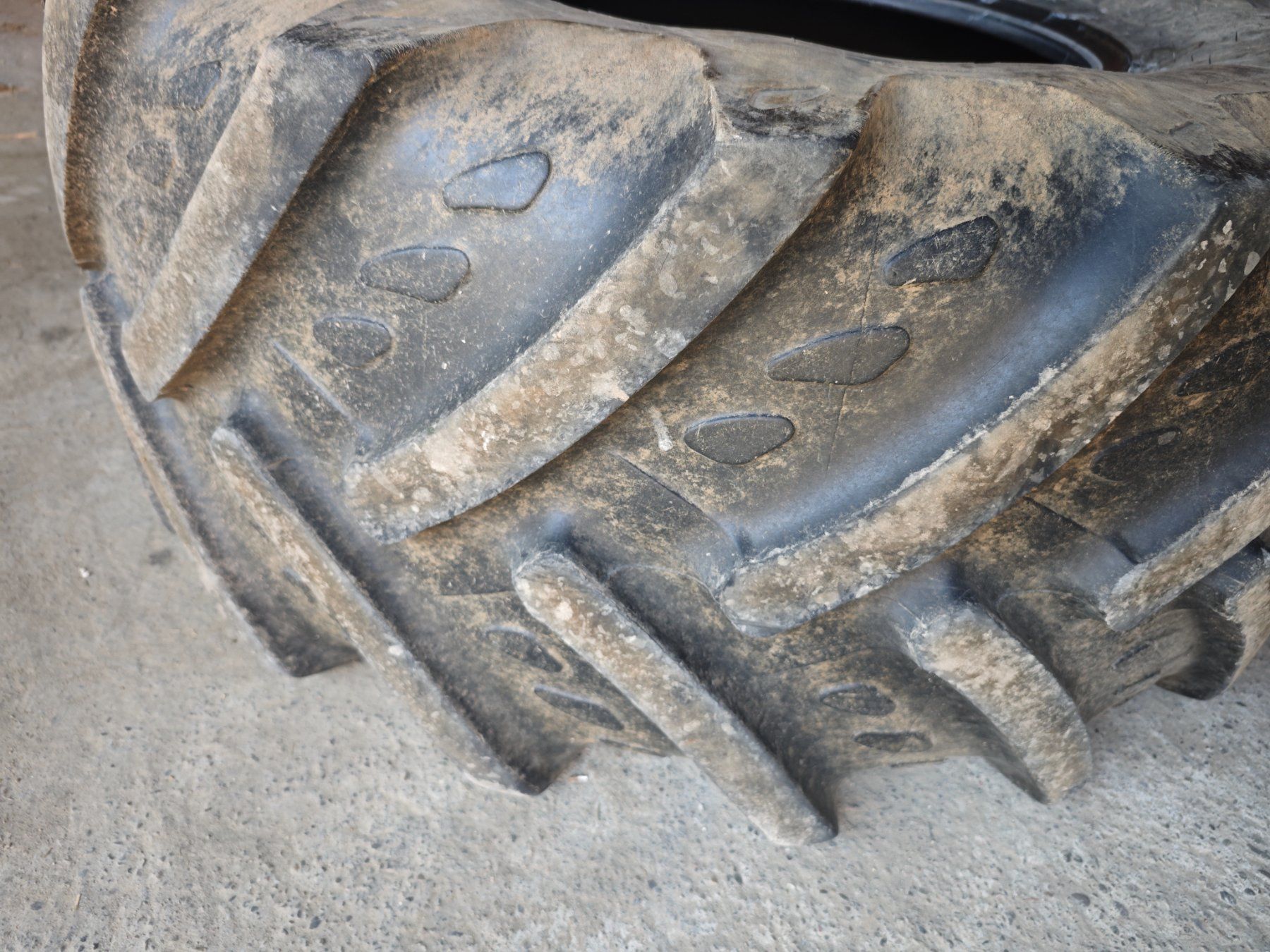 Traktoren: Kleber Fitker 480/70 R24 – Gebraucht aus Oberhasli von Steyr8180 1
