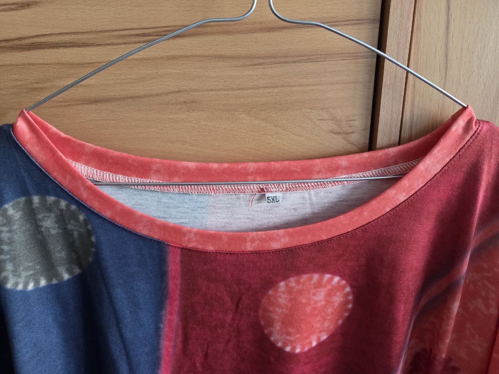 Tuniques: Grosse Grösse farbenfrohes Long Tunikenshirt Ca Gr 50/52 Neu – Neuf (Voir description) à Winterthur par katzen07 5