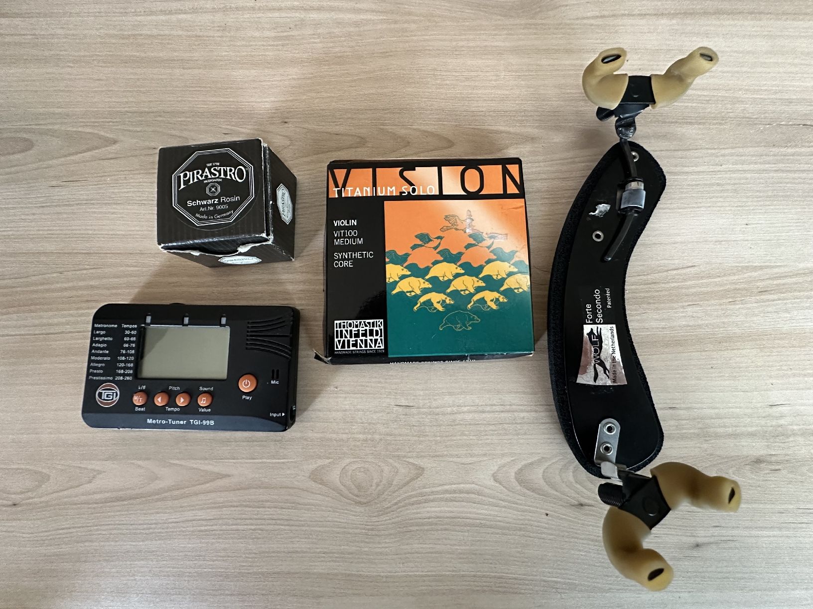 Yamaha Strumenti musicali: Violon Yamaha + accordeur, étui, épaulière. – Usato da Moutier venduto da cos_t72f 4