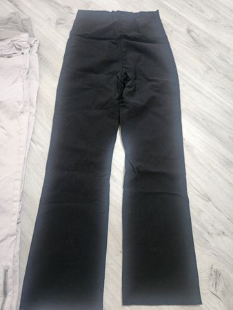pantalon noir, de grossesse