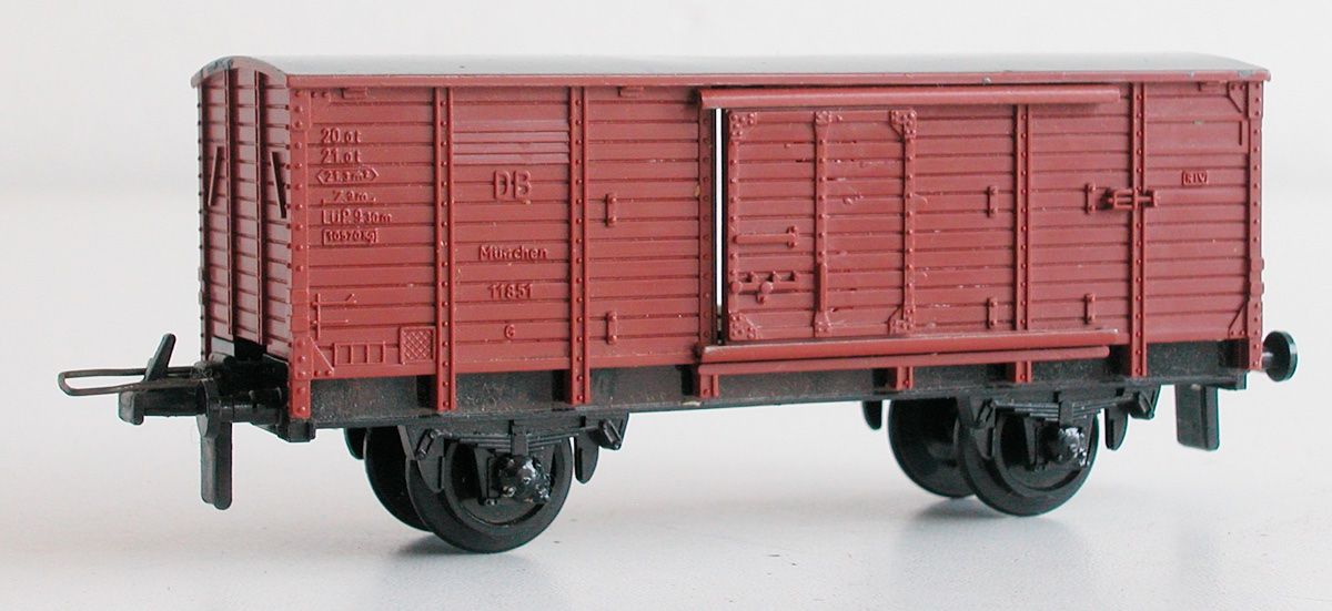 Trix Modellini di ferrovie: Trix Flachdachagen G der DB Spur H0 – Usato da Oberwil BL venduto da Klang