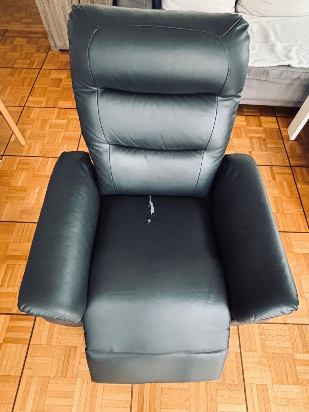 Conforama Poltrone: Chaise TV – Difettoso da La Tour-de-Peilz venduto da Halltal