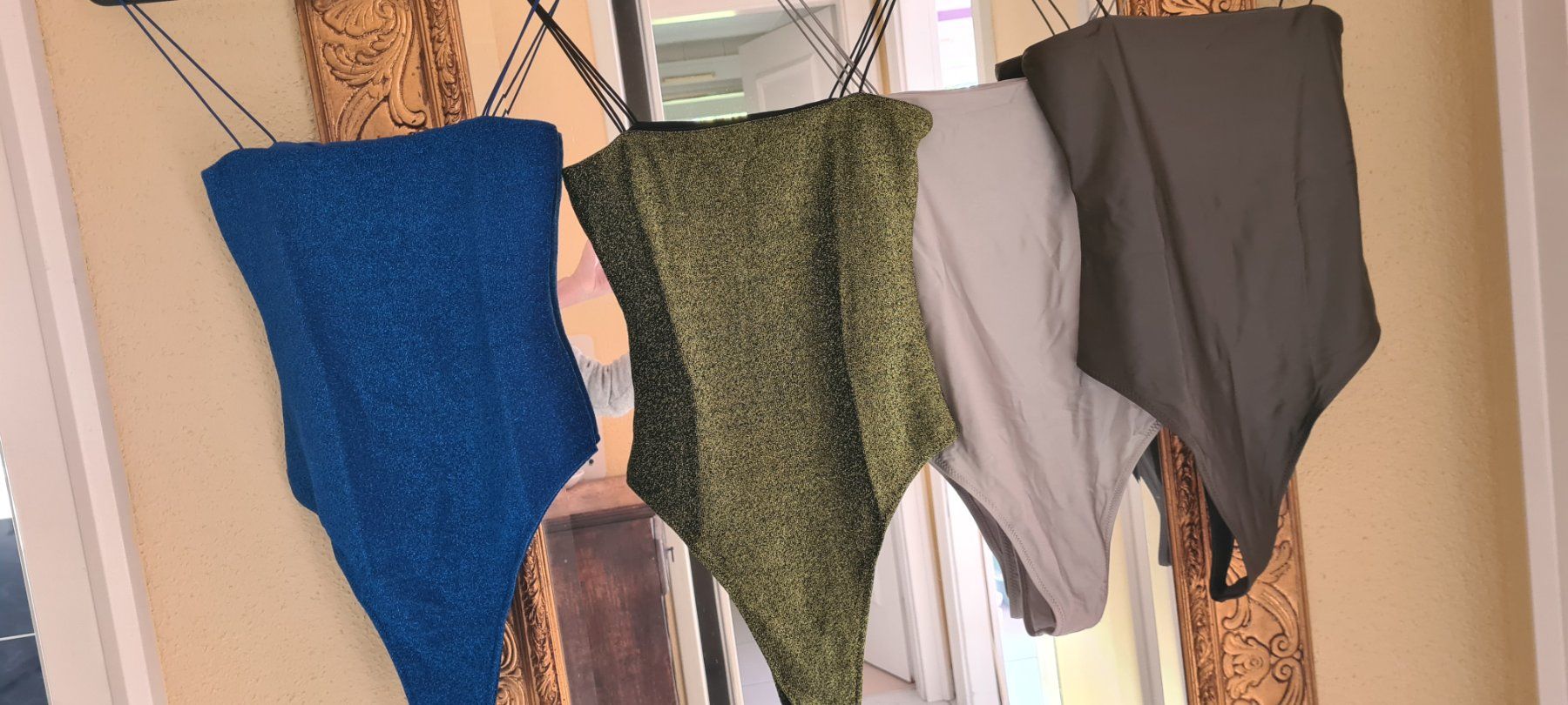 Tops: 4 Body's Plume Éthérée – Gebraucht aus Allschwil von Virgo