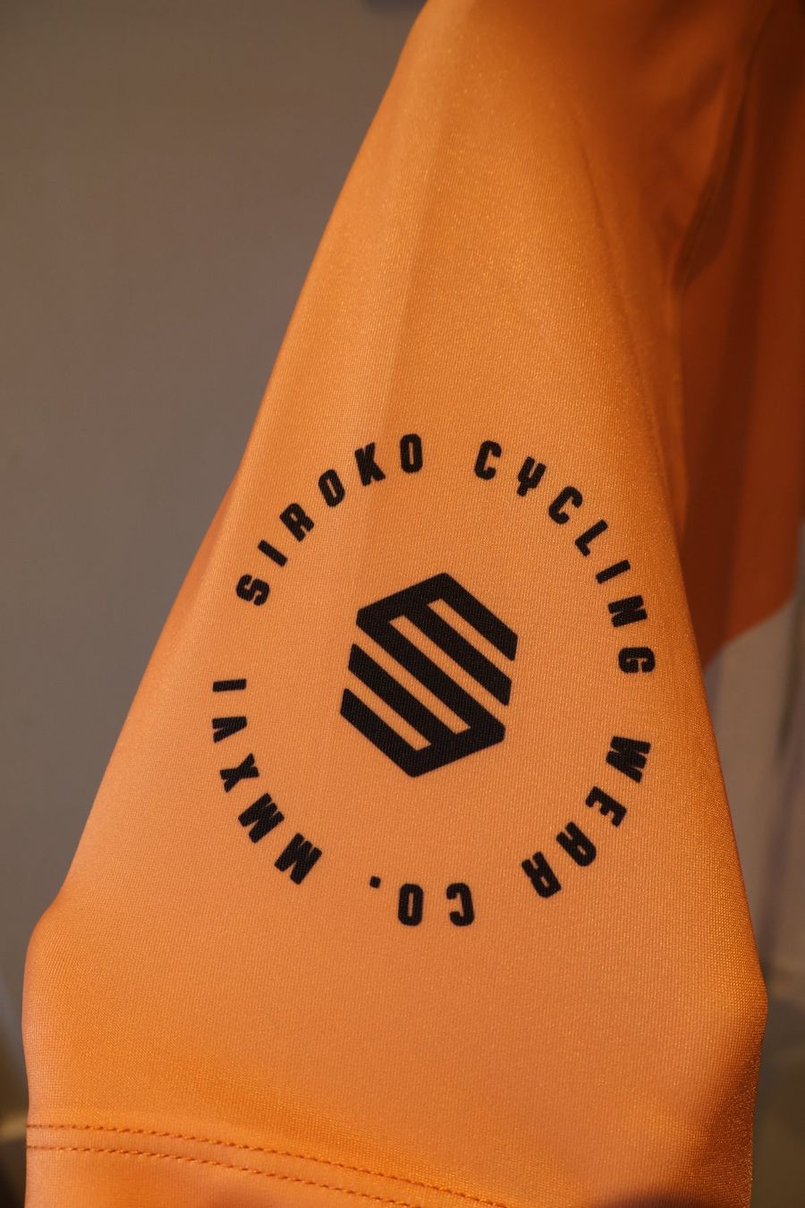 Leibchen & Hosen: Neues Siroko Velotrikot – Neu (gemäss Beschreibung) aus Winterthur von jul_v9wx 1