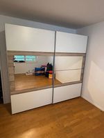 Kleiderschrank mit Spiegel zu Verkaufen