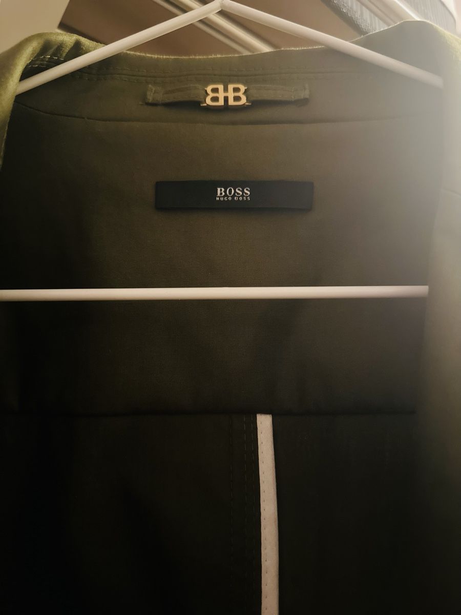 Hugo Boss Cappotti: Hugo Boss Damenjacke 38 – Usato da Uetikon am See venduto da Mici_Ki 2
