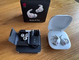 Beats fit Pro (ANC), weiss