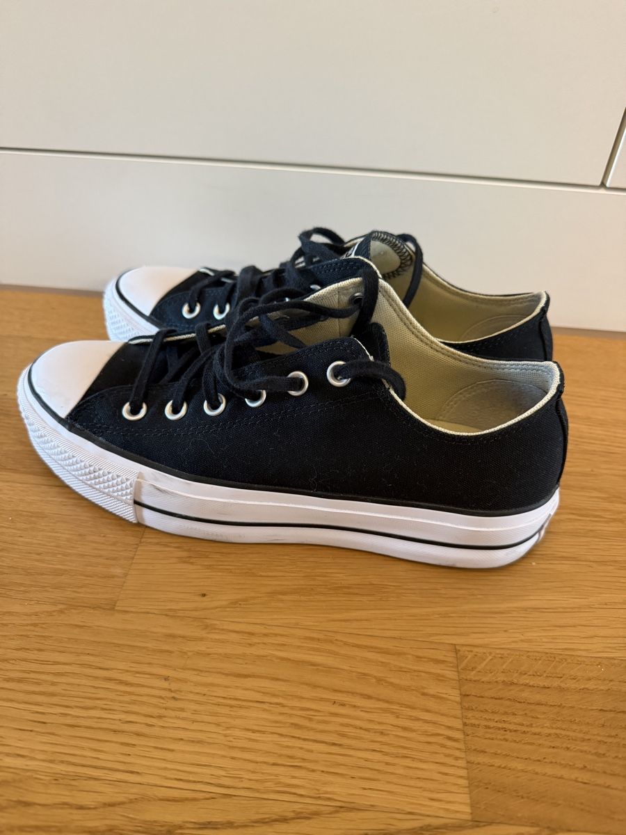Converse Chaussures hommes: Converse - Schwarz - Grösse 41 – D'occasion à Bern par bibibouchette 1