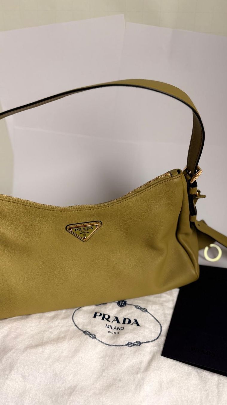 Prada Taschen für Damen: Prada Aimée medium leather shoulder bag – Gebraucht aus Basel von kis_g8bg 5