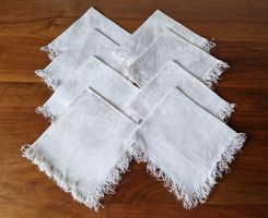 8 Seidendamast Servietten mit Fransen 34x33cm