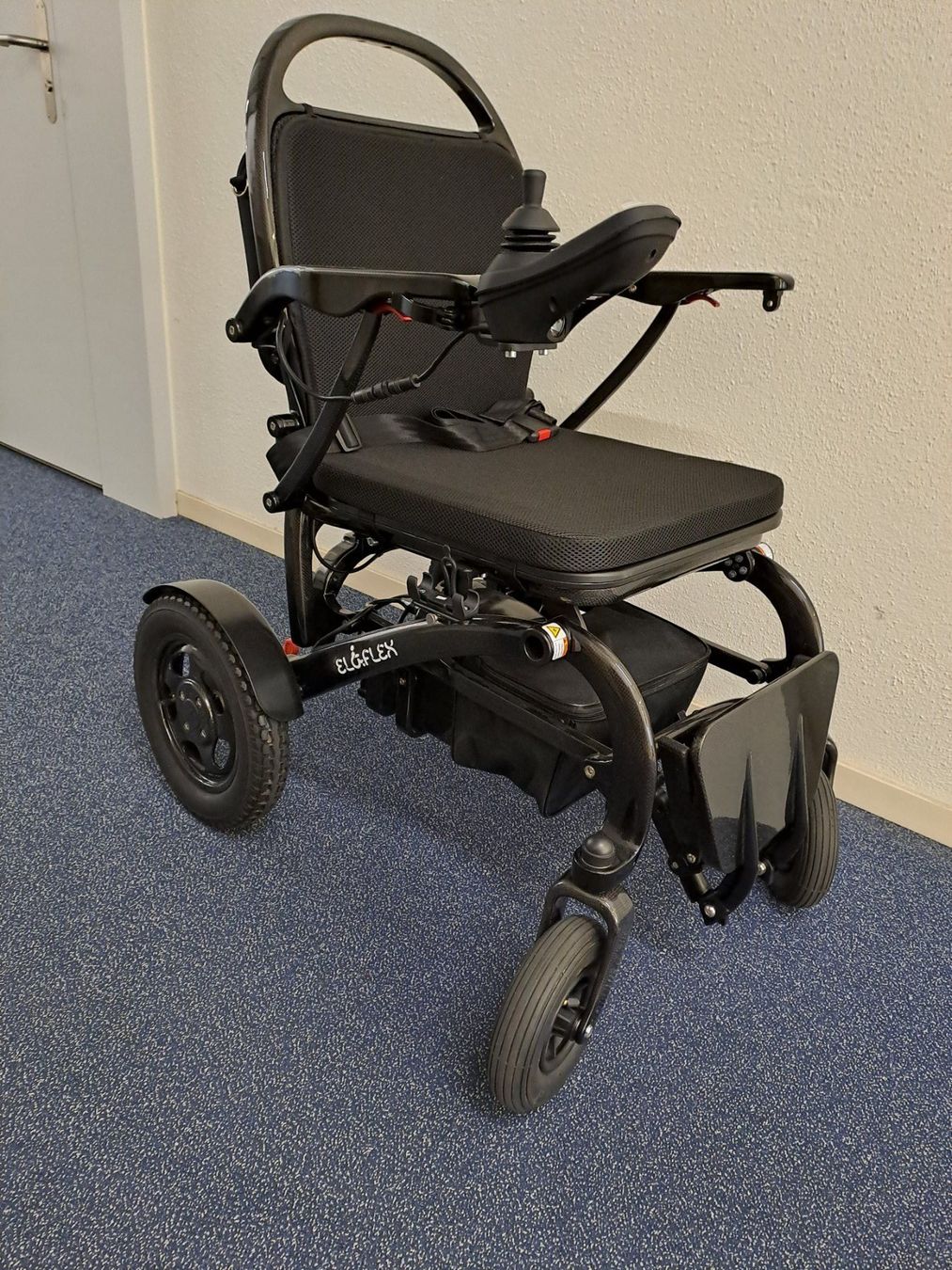 Sedie a rotelle: elektrischer Rollstuhl Eloflex C3 – Usato da Neuhausen am Rheinfall venduto da khitsch70 3