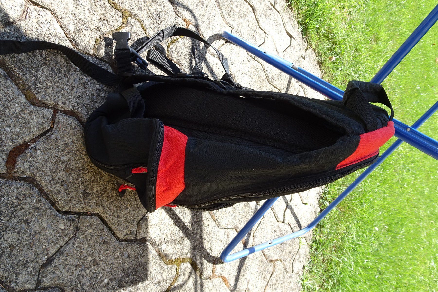 Zaini: Rivella Rucksack, Wanderrucksack,  Bauchgurt, viele Fächern – Nuovo (secondo la descrizione) da Strengelbach venduto da schmetterling20 3