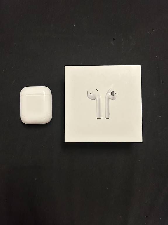 Apple Casques audio: Apple Airpods (2. Generation) – D'occasion à Hergiswil NW par kimwettstein