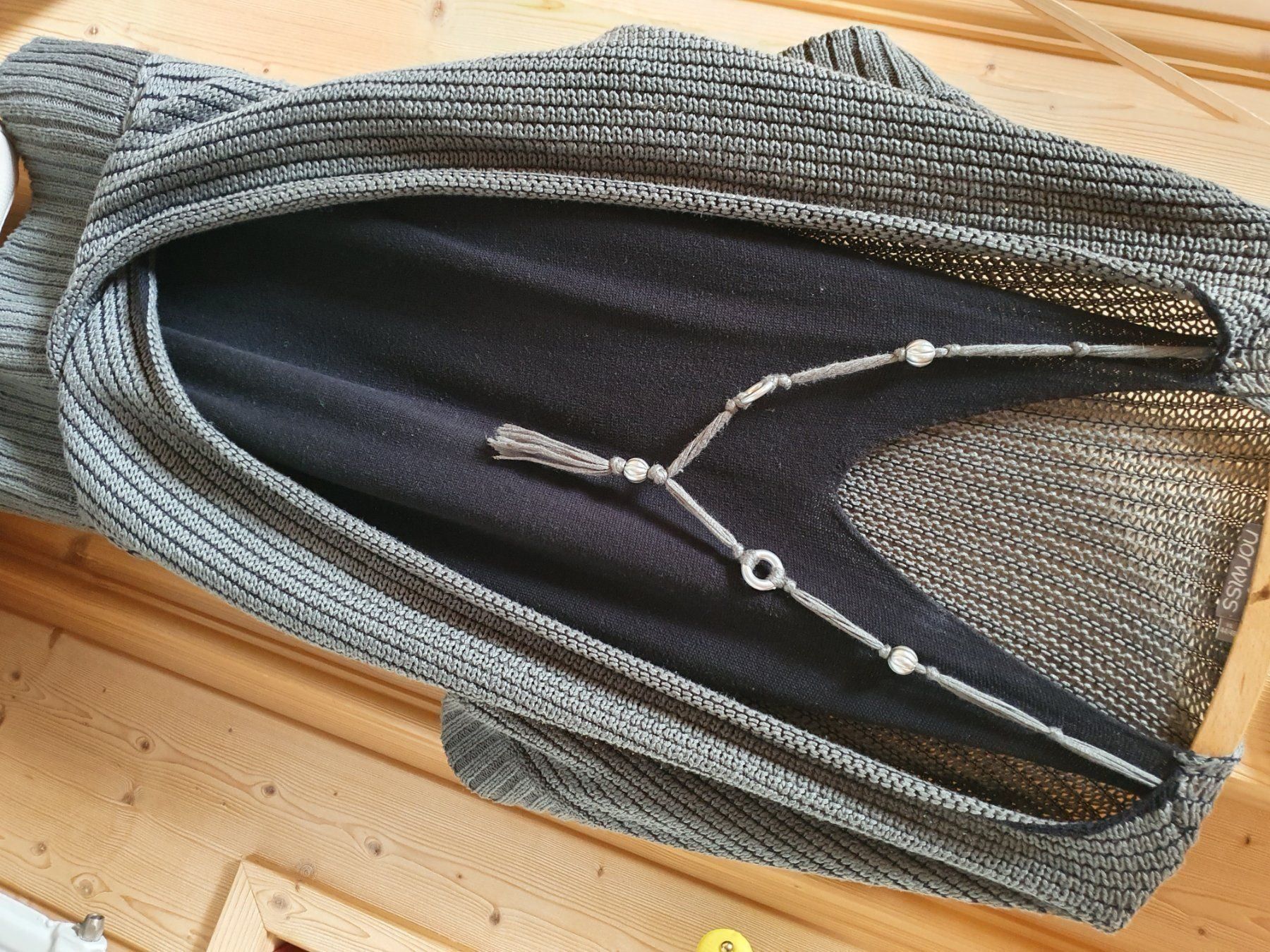 Tops: Super cooles Shirt mit Top+ Kette – D'occasion à Ferden par jemyce