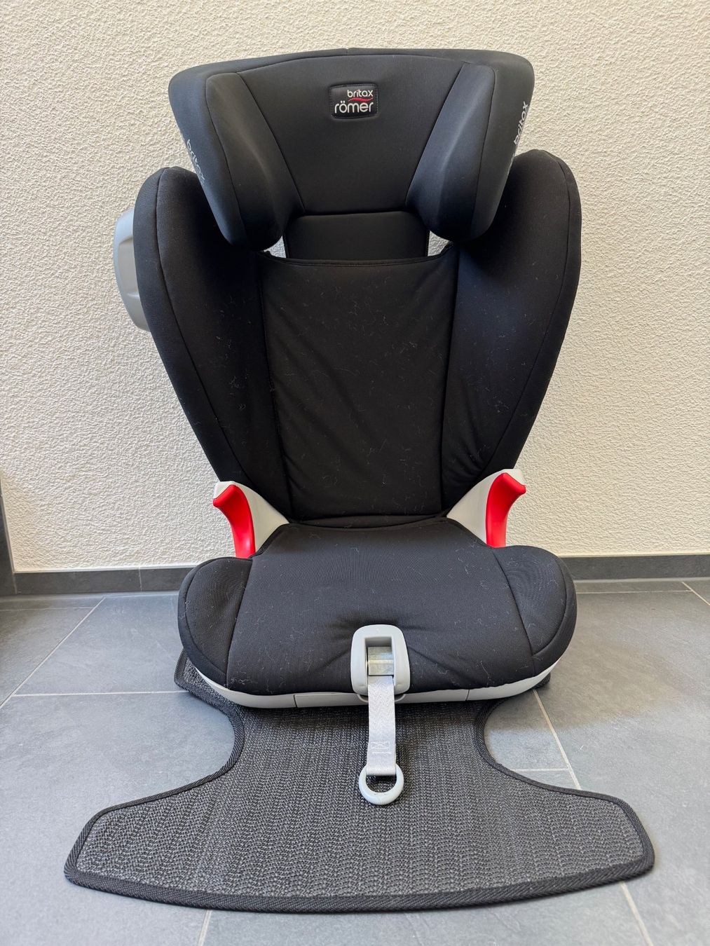 Britax Römer Auto-Kindersitze: Kinderautositz Britax Römer Kidfix Isofix – Gebraucht aus Schafisheim von WhiteLion01