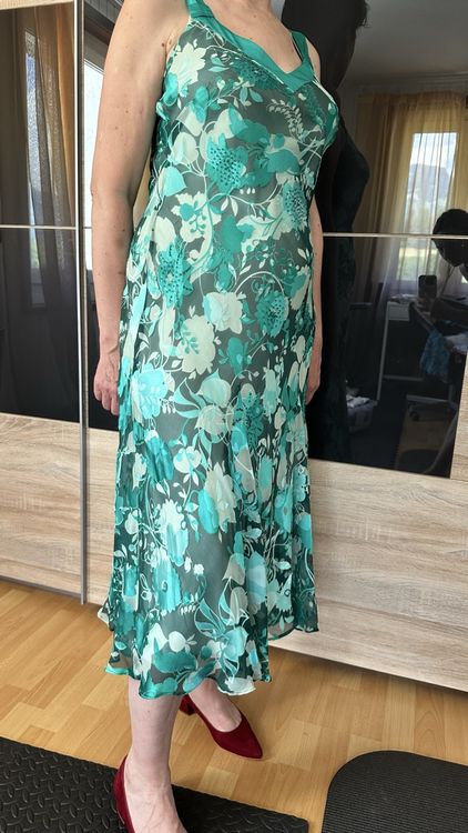 Robe longue, fleurs turquoise taille 100%soie, taille M (Gebraucht) in ...