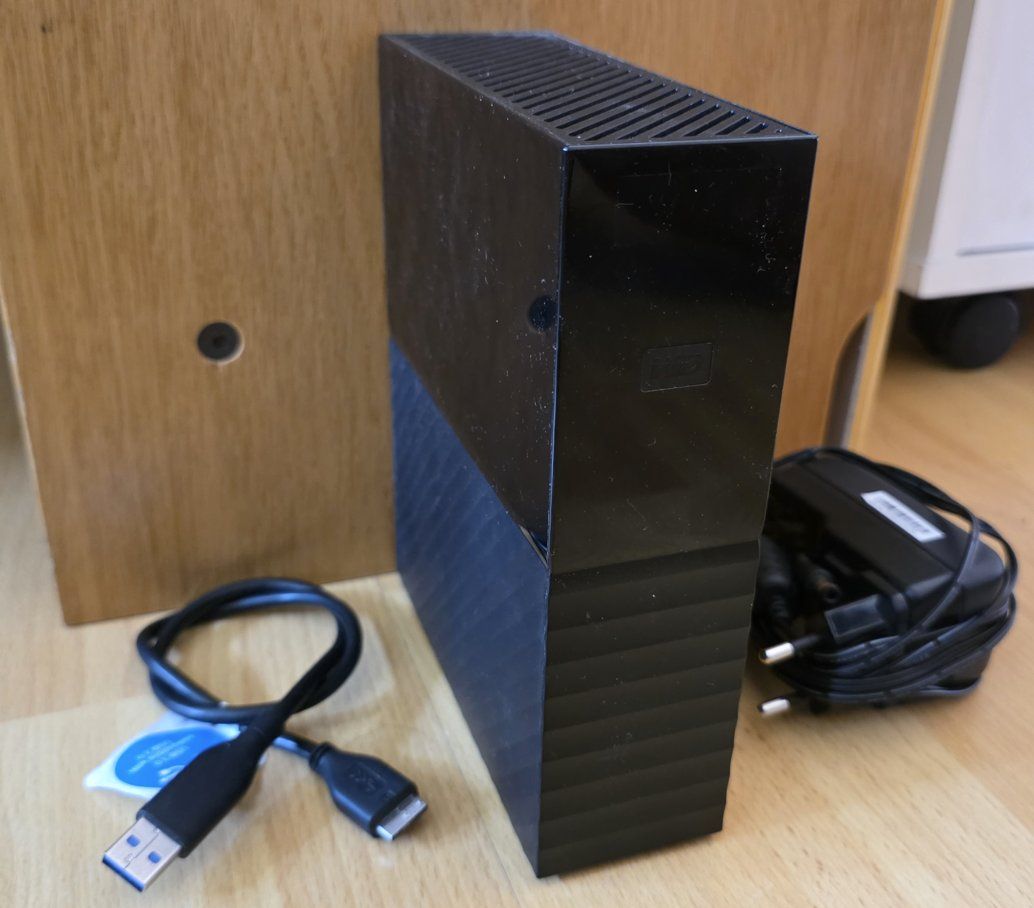 Western Digital Dischi rigidi: Disque dur externe Western Digital 8T – Usato da Nyon venduto da red_zd95 1