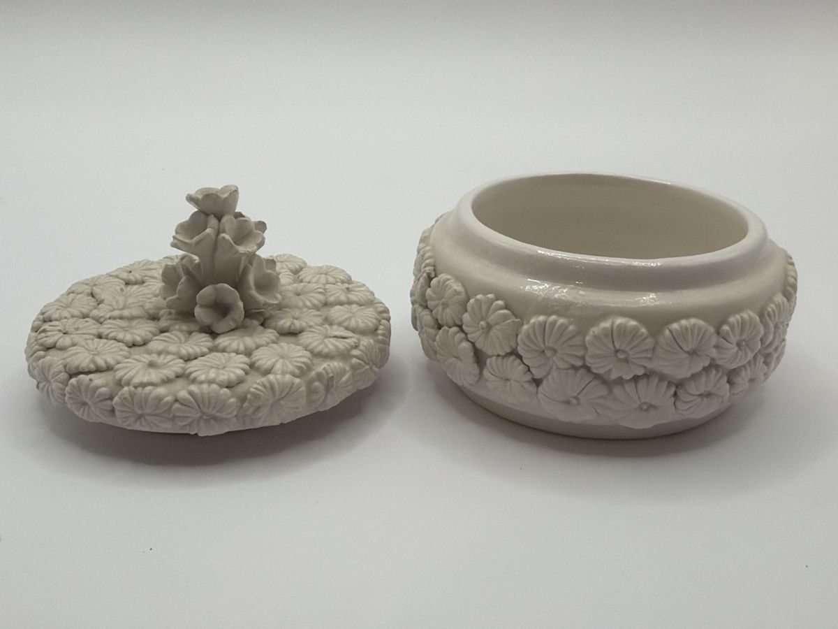 Tutte le decorazioni: Dose mit Blumenmuster, Keramik, weiss – Usato da Kloten venduto da Eleanor82 1
