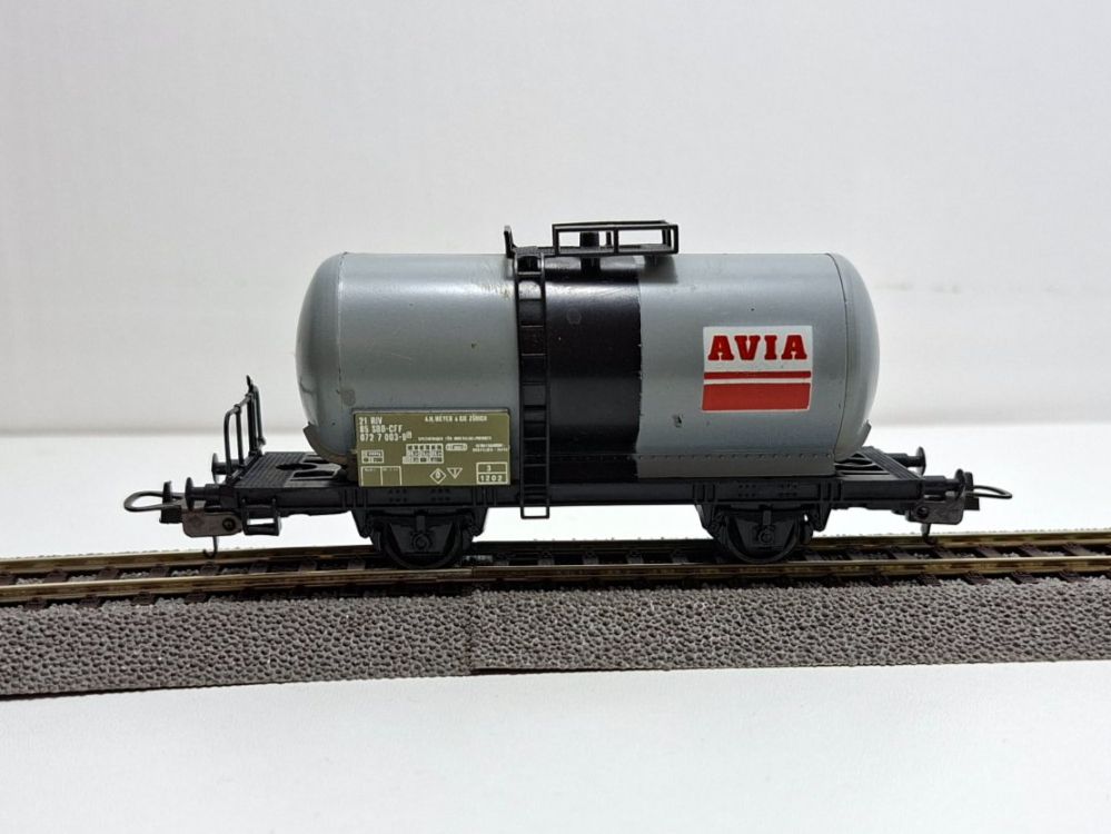 Lima Modellini di ferrovie: LIMA H0 Tankwagen "AVIA" – Usato da Fulenbach venduto da jueny