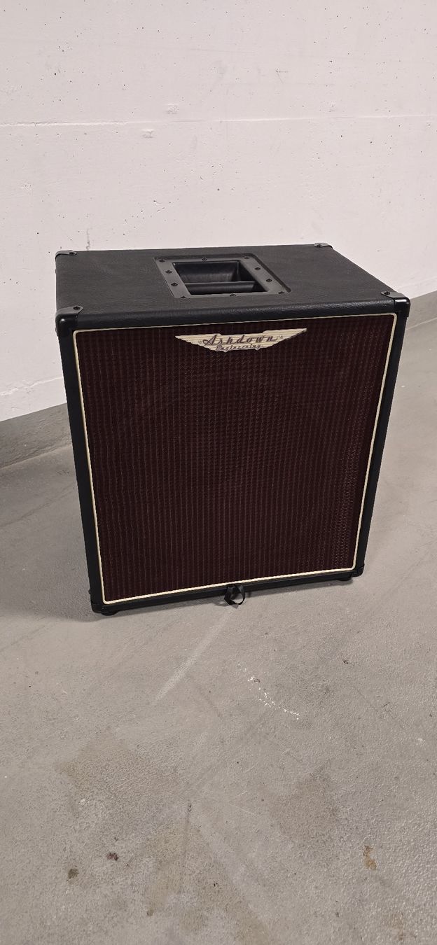Ashdown Engineering Amplificatori: Ashdown AAA 300-210T mit Box 115T – Usato da Emmetten venduto da Amelandrea 7