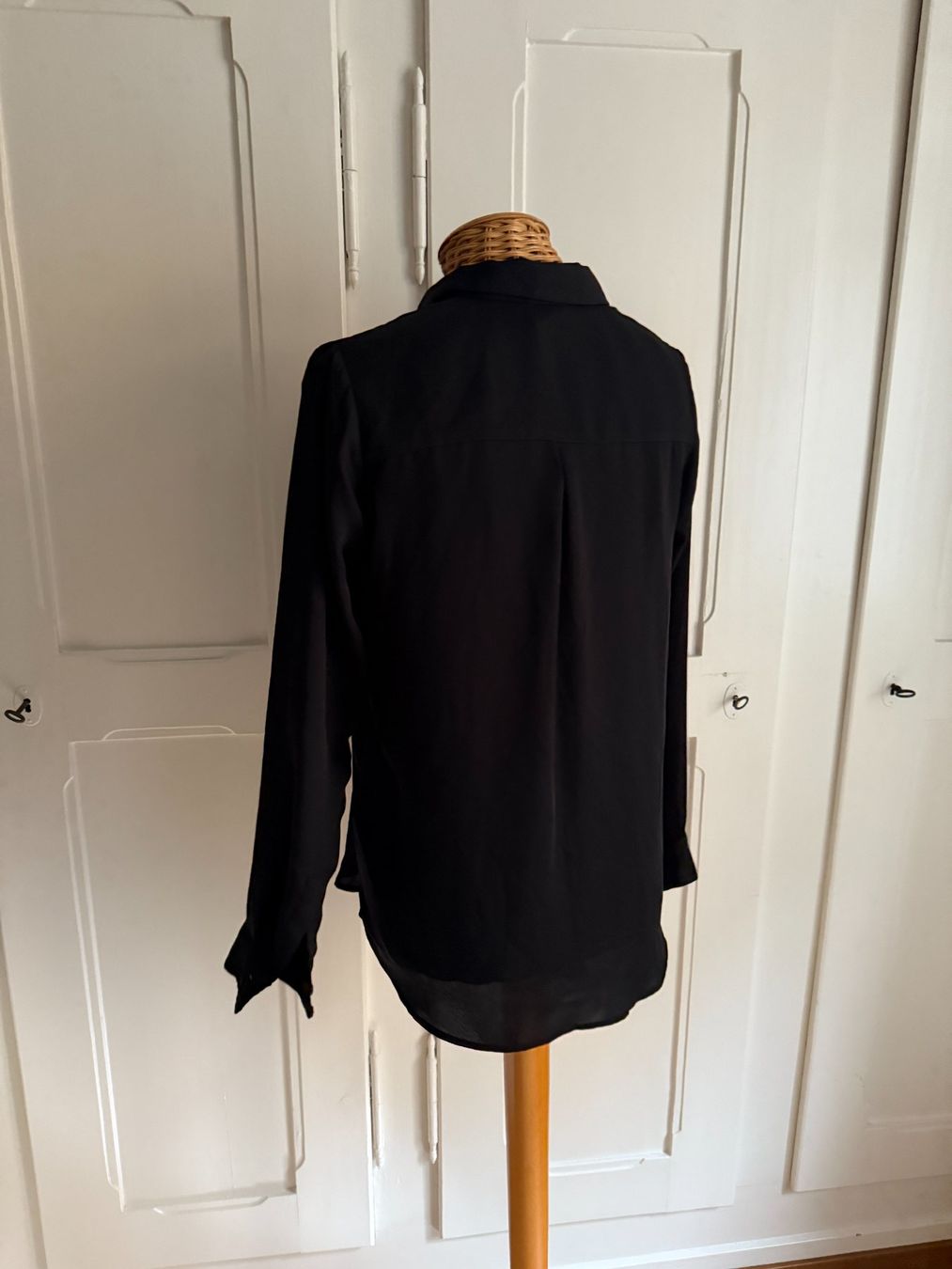 H&M Chemisiers: Bluse schwarz fliessend 36 – D'occasion à Zürich par Diazaio 2
