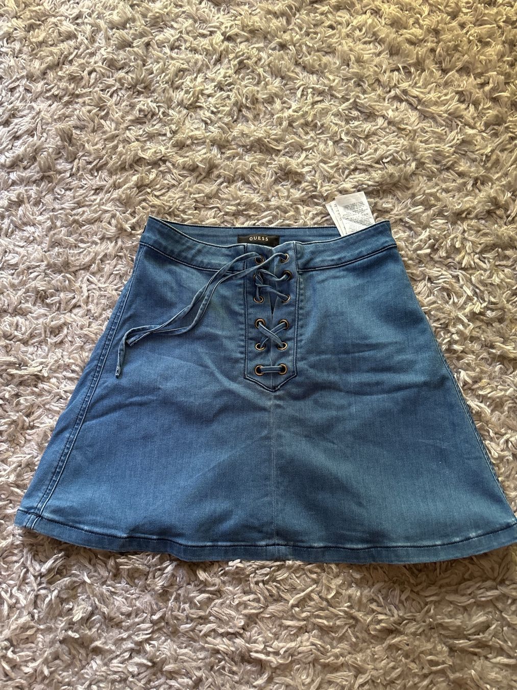 Guess Lotti di vestiti: Guess blazer and skirt – Nuovo (secondo la descrizione) da Zürich venduto da dil_mdn7 2