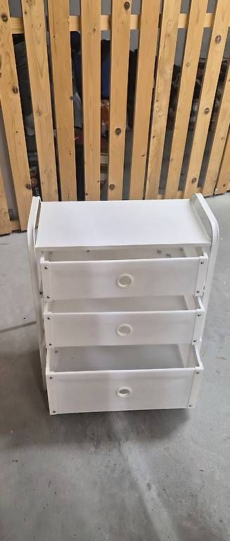 Comodini: Ikea Nachttisch – Usato da Oberhasli venduto da far_zq8n