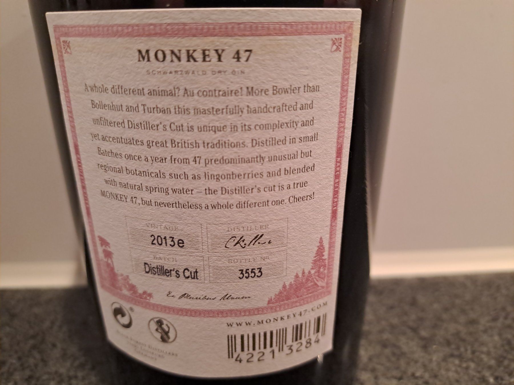 Monkey 47 Spirituosen: Monkey 47 Gin Distiller's Cut 2013e mit Goldring und Box – Neu und originalverpackt aus Elsau von Kellerraeumung 4