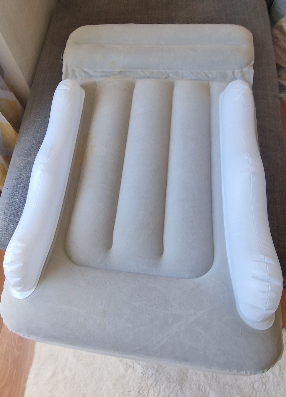 Chaises longues: Portable Toddler Inflatable Airplane Bed – Seat Extender Mat – D'occasion à Horgen par ChentaAdie 1