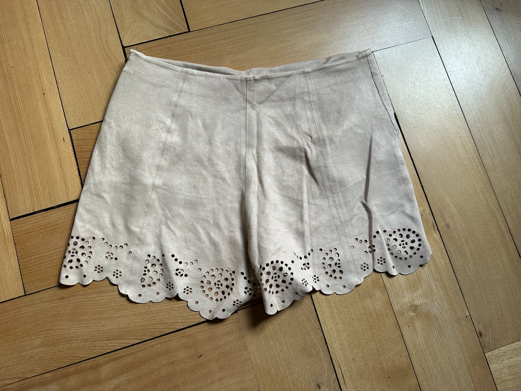 Mango Hosen: MANGO - Shorts beige 38 – Gebraucht aus Zürich von Diazaio 2